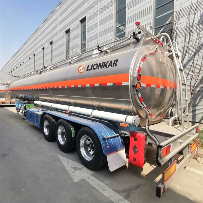 铝合金3轴12轮胎油罐车