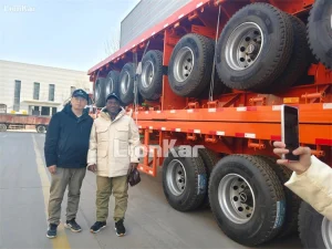 customer-inspects-flatbed-trailer-5