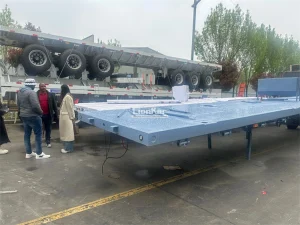 customer-inspects-flatbed-trailer-7