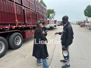 customer-visit-fence-trailer-02