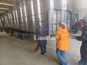 customer-visit-fence-trailer-04