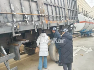 customer-visit-fence-trailer-05