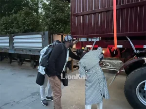 customer-visit-fence-trailer-06