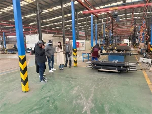 customer-visit-fence-trailer-07