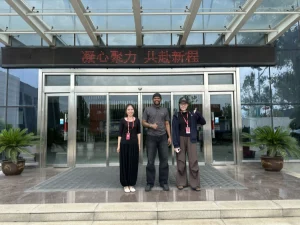 customer-visits-Lionkar-factory-trailer-04