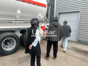 customer-visits-aluminum-alloy-tank-trailer-08