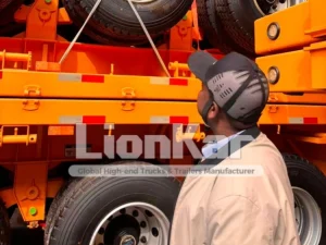 customer-visits-sidewall-trailer-06