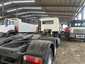 howo-tractor-truck-factory-image-01